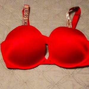 NWT Victoria's Secret Very Sexy Shine Strap Push-up Bra.